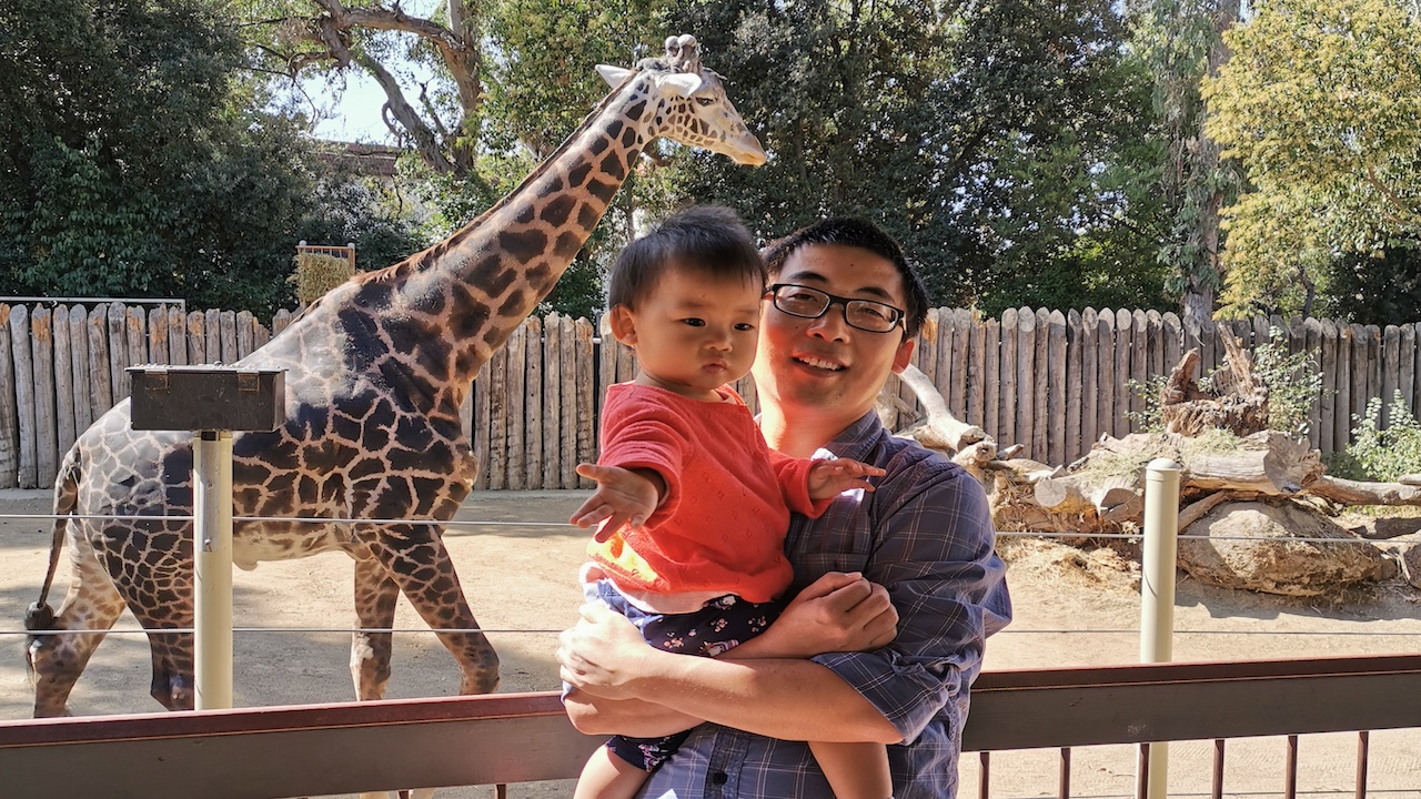 Yan Yun and daughter at the zoo