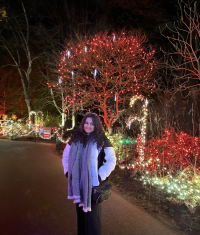 Photography of Hiya Bhandari at night.