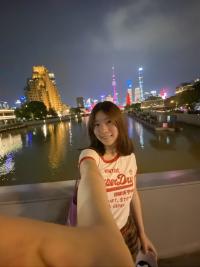 Selfie of Jennifer Zhu.